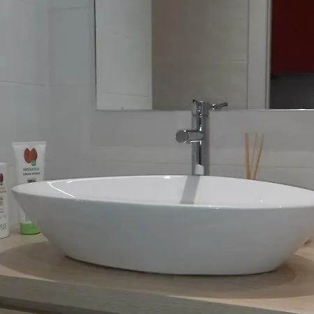 Apartament 10 Via Giuseppe Sirtori Mediolan